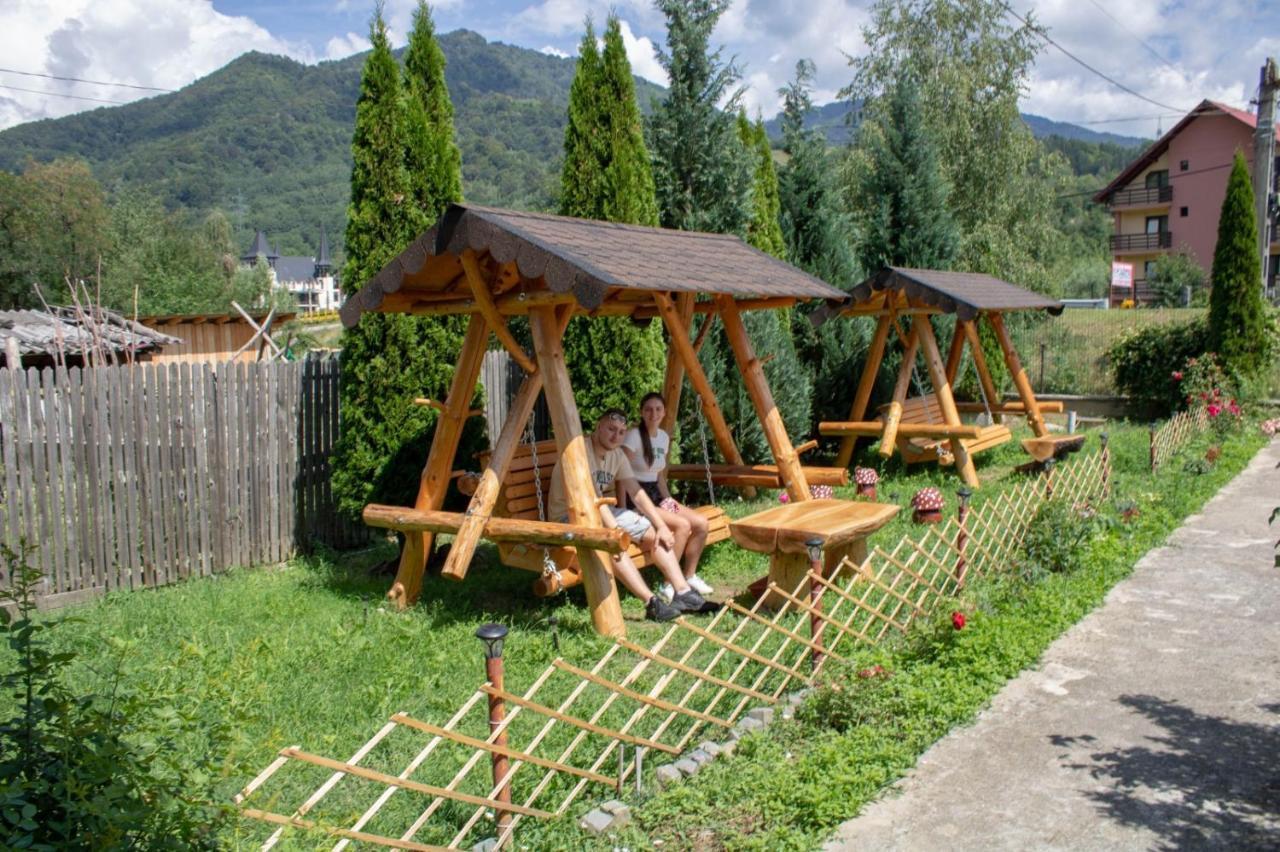 Pensiunea Ricky Căpăţîneni-Ungureni Buitenkant foto