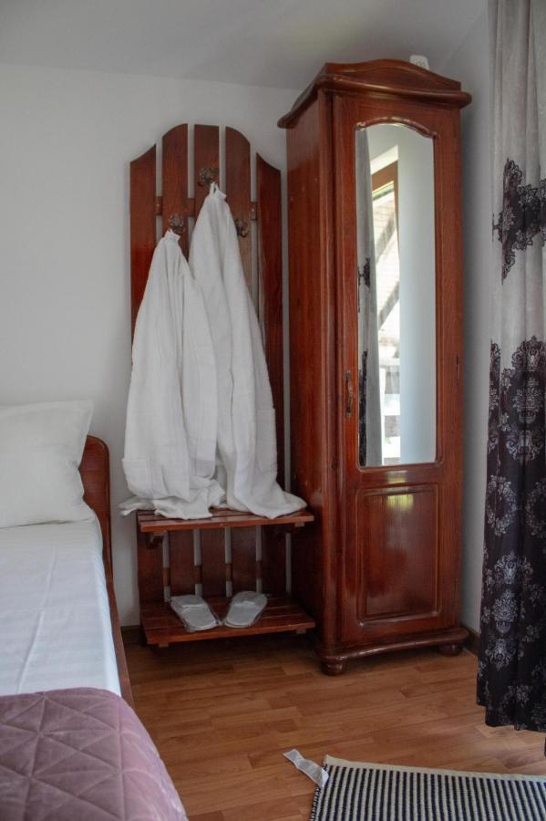 Pensiunea Ricky Căpăţîneni-Ungureni Buitenkant foto